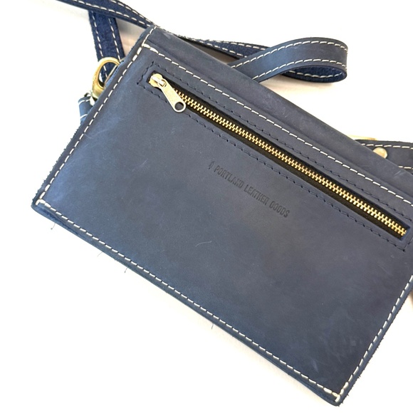 Portland Leather Goods Envelope Convertible Crossbody Deep Ocean - Picture 3 of 4